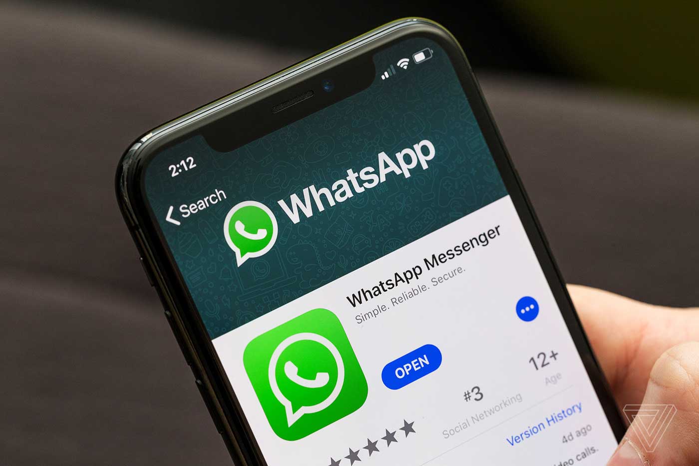 WhatsApp එකට අළුතින් එකතු වෙන Stickers සහ Group video calls