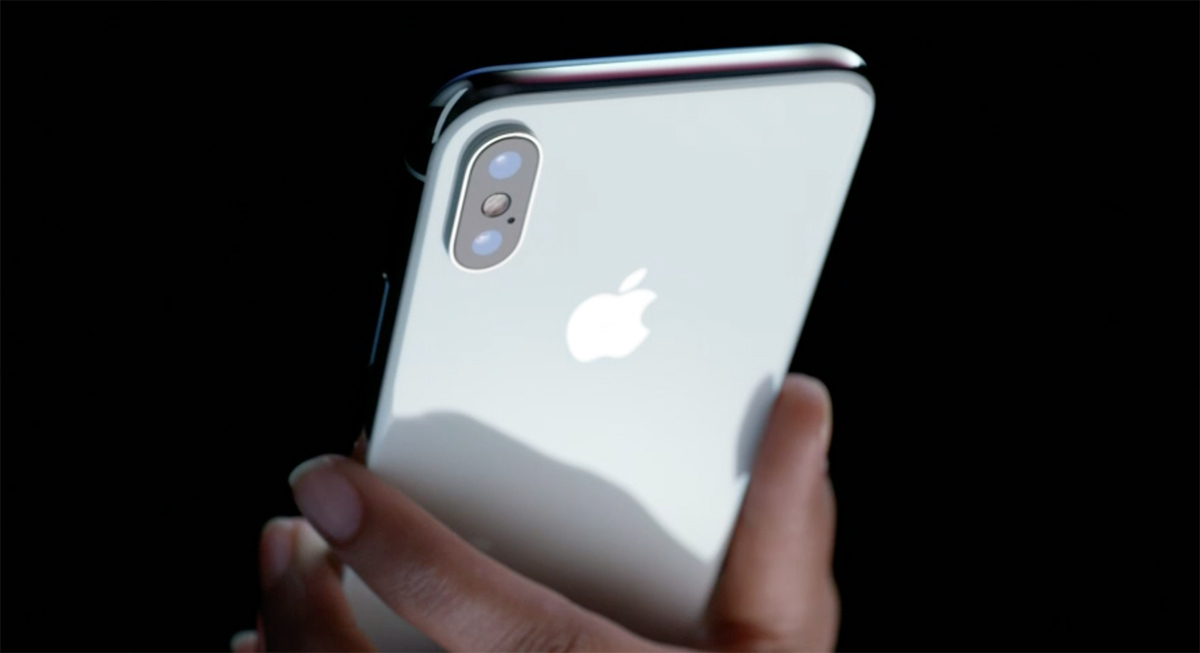 ඇපල් සමාගමේ නවතම iPhone X Plus පිලිබඳ තොරතුරු නිරාවරණය වේ