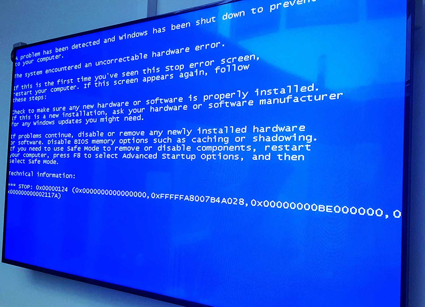 ගොඩ දෙනෙක් නොදැන සිටි Blue Screen of Death (BSOD) Screensaver එක