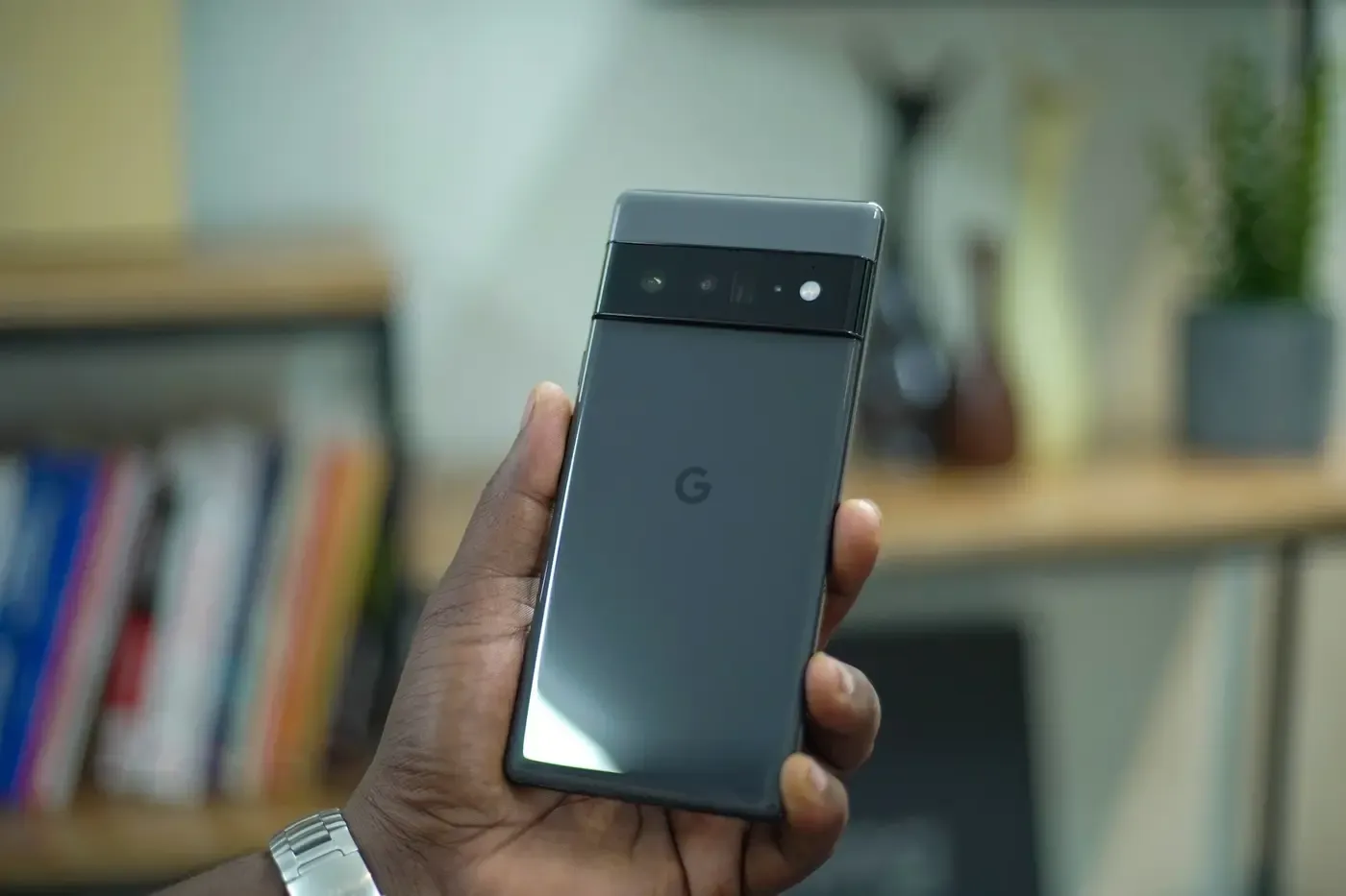 Google Pixel 6, Pixel 7, සහ Pixel Fold සඳහා අමතර Major OS Updates දෙකක් ලබා දෙන බව නිළ වශයෙන් තහවුරු කරයි