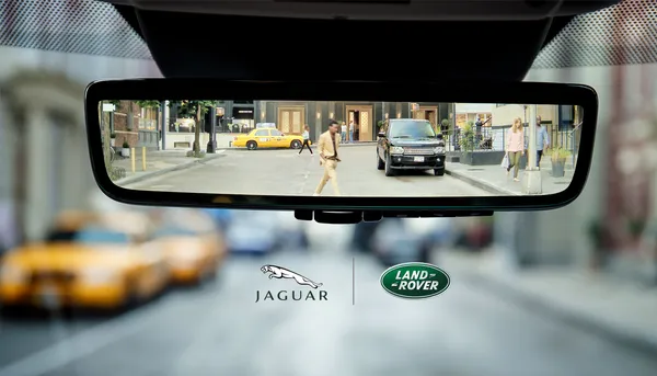 අලුත් Range Rover Evoque එකට Hybrid Rear-View mirror එකක් එකතු කරයි