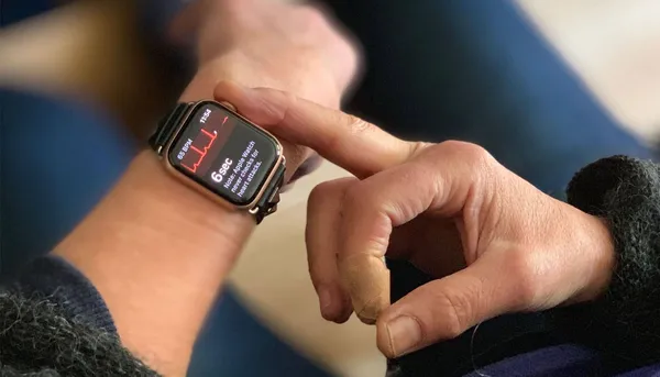 Apple Watch එකට අලුතින් එකතු වුණු ECG පහසුකම මගින් ජීවිතයක් බේරා ගැනීමට සමත් වෙයි