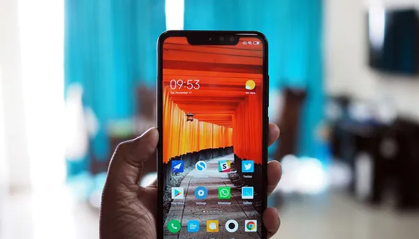 Xiaomi ආයතනය විසින් අලුතින් හදුන්වා දුන් Redmi Note 6 Pro ජංගම දුරකථනය ගැන