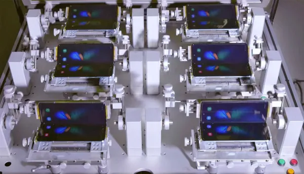 Galaxy Fold වල Stress Testing කරන අයුරු දැක්වීමට Samsung සමාගම විසින් Video එකක් නිකුත් කරයි