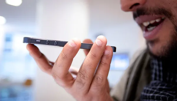 Apple Siri හරහා කරන ලද පටිගතකිරීම් මිනිස් ශ්‍රමිකයන් හට සවන්දීමේ හැකියාව ලබාදීම නැවැත්වීමට කටයුතු කරයි