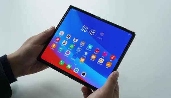 OPPO සමාගමේ පළමු foldable smartphone එකෙහි තොරතුරු කිහිපයක් අන්තර්ජාලයට නිකුත් වෙයි